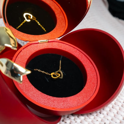 Evig rose - dobbelt hjertehalskæde med personlig indgravering